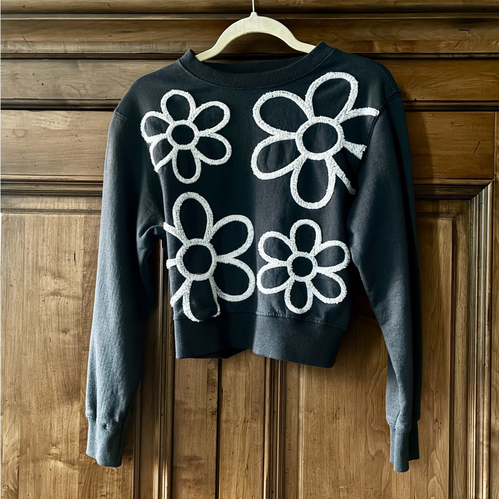Black Embroidered Cropped Floral Women's Sweatshirt